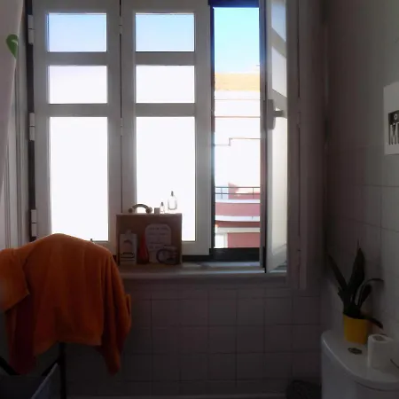 Cosy In A Historic Homestay Lisbon